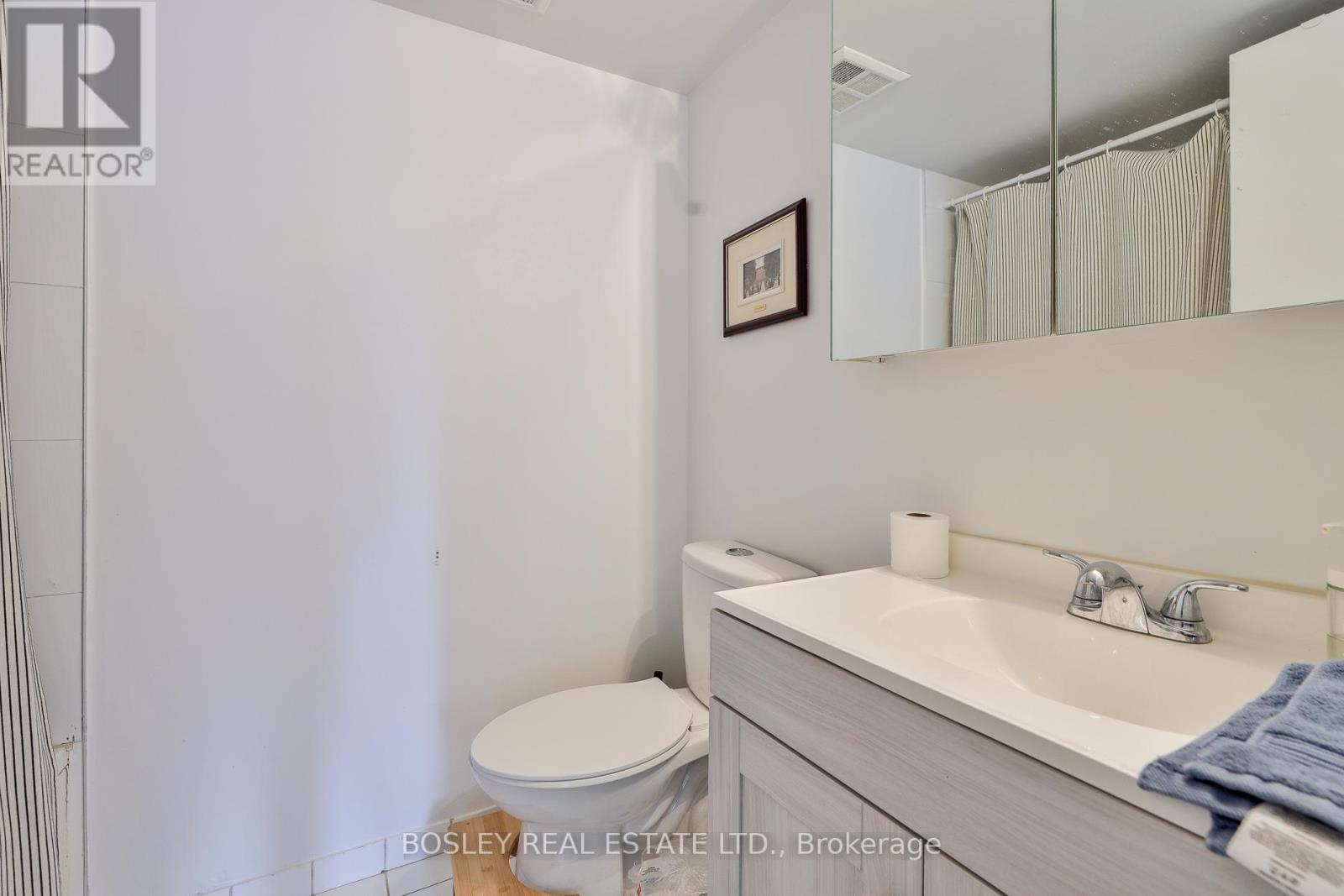 1008 - 1001 Bay Street, Toronto (Bay Street Corridor), Ontario  M5S 3A6 - Photo 18 - C12238903