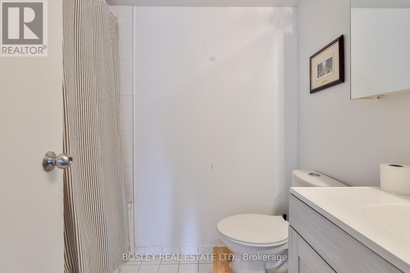 1008 - 1001 Bay Street, Toronto (Bay Street Corridor), Ontario  M5S 3A6 - Photo 19 - C12238903