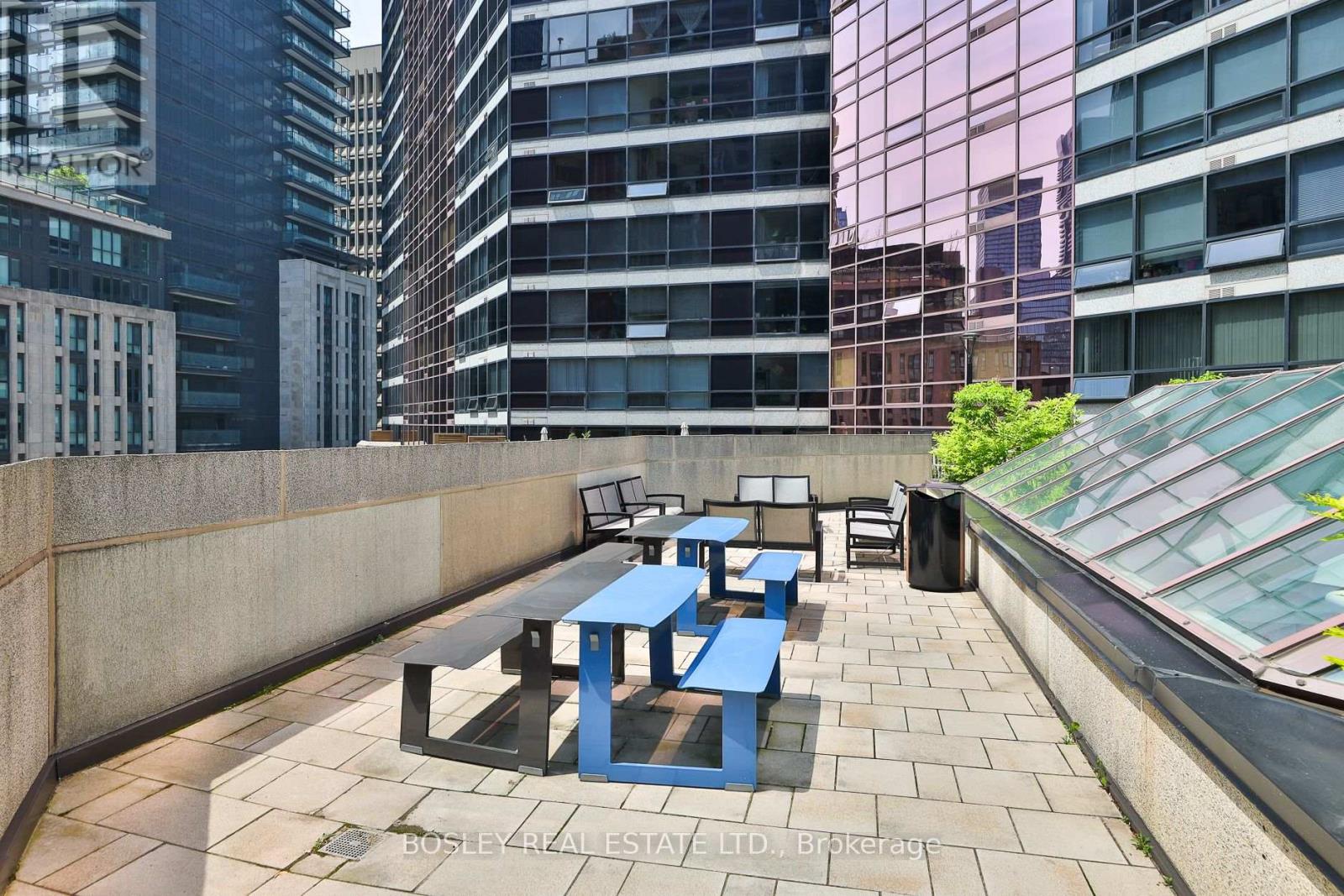 1008 - 1001 Bay Street, Toronto (Bay Street Corridor), Ontario  M5S 3A6 - Photo 28 - C12238903