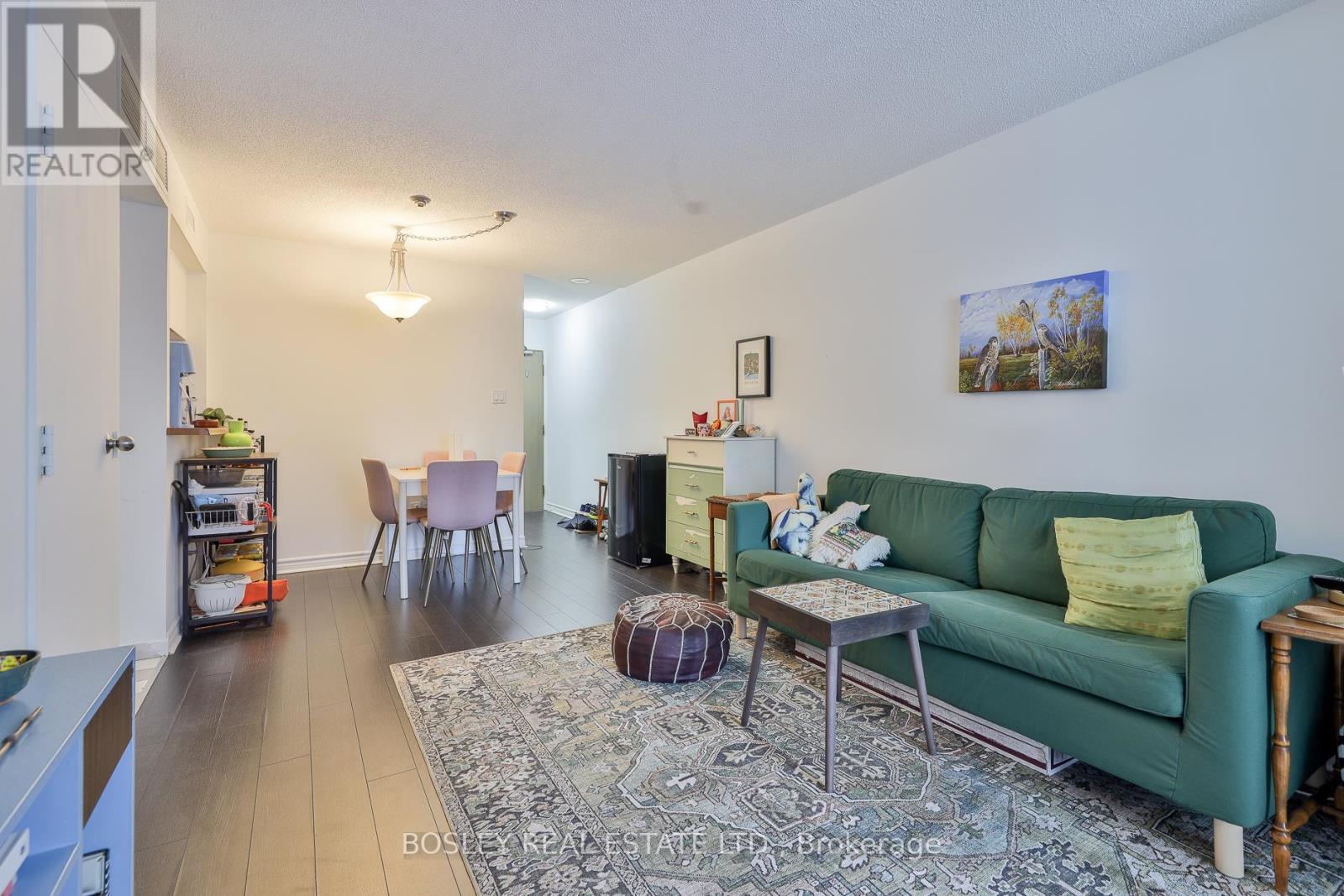 1008 - 1001 Bay Street, Toronto (Bay Street Corridor), Ontario  M5S 3A6 - Photo 3 - C12238903