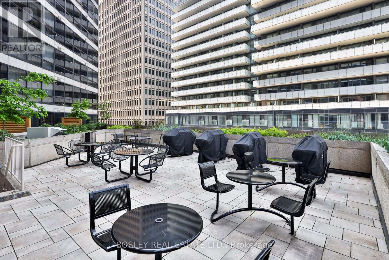 1008 - 1001 Bay Street, Toronto (Bay Street Corridor), Ontario  M5S 3A6 - Photo 36 - C12238903