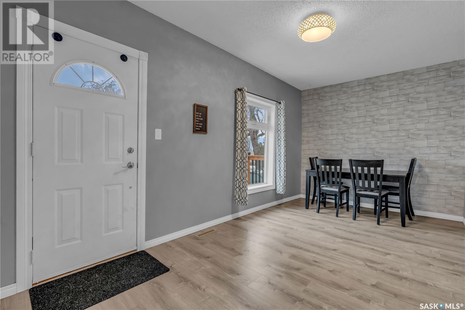 445 York Street, Regina, Saskatchewan  S4R 4W7 - Photo 2 - SK010375