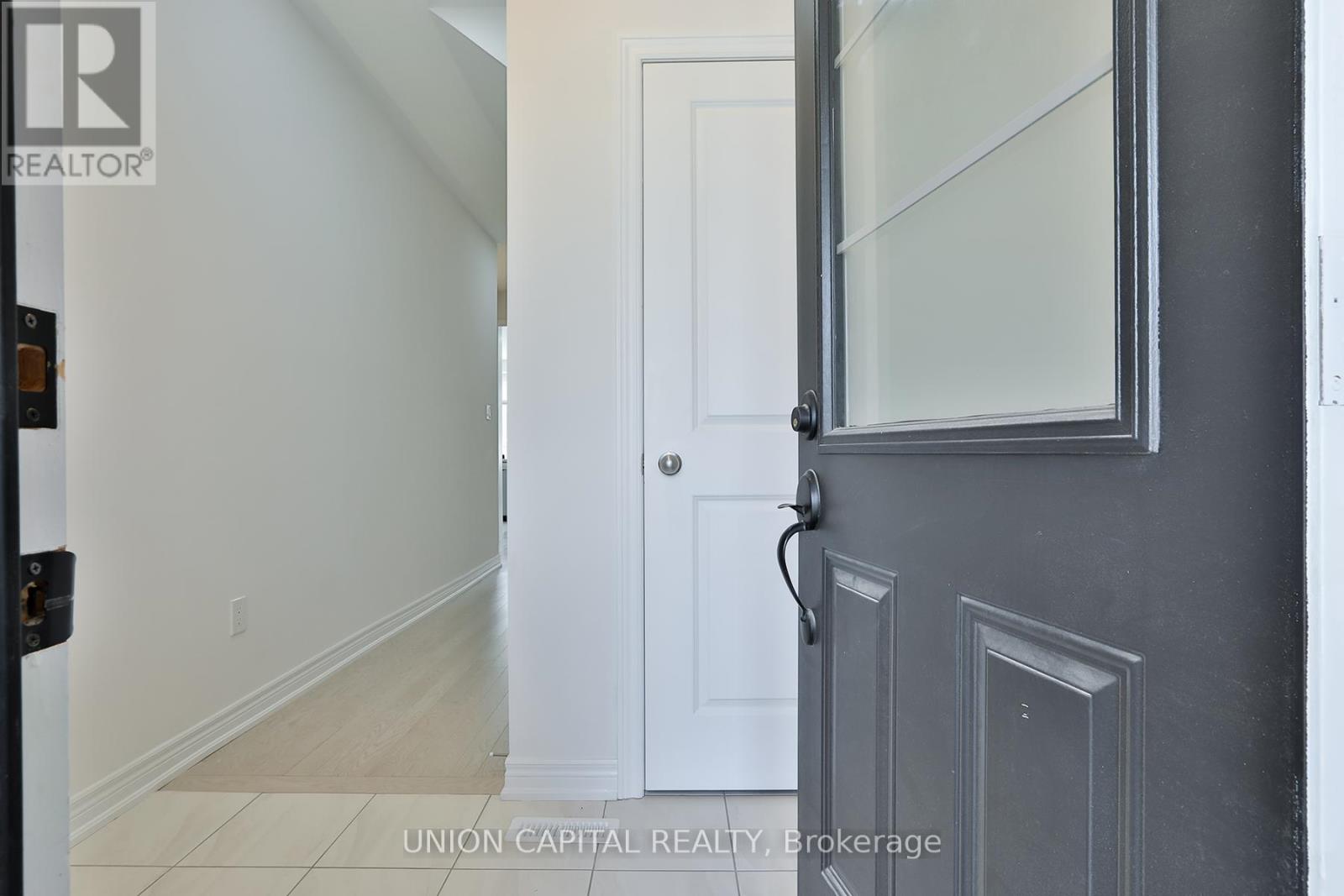 Property at 17 MARKVIEW ROAD image 4
