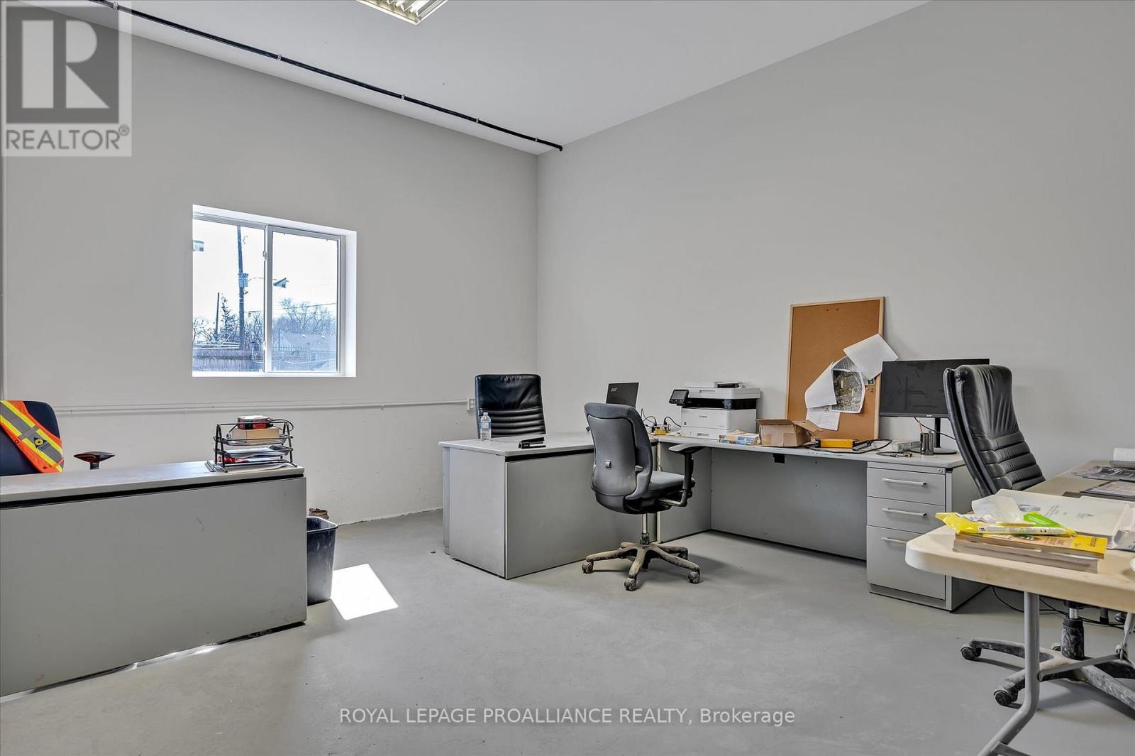 255 Mcdonnel Street, Peterborough, Ontario  K9H 2W2 - Photo 12 - X12238955