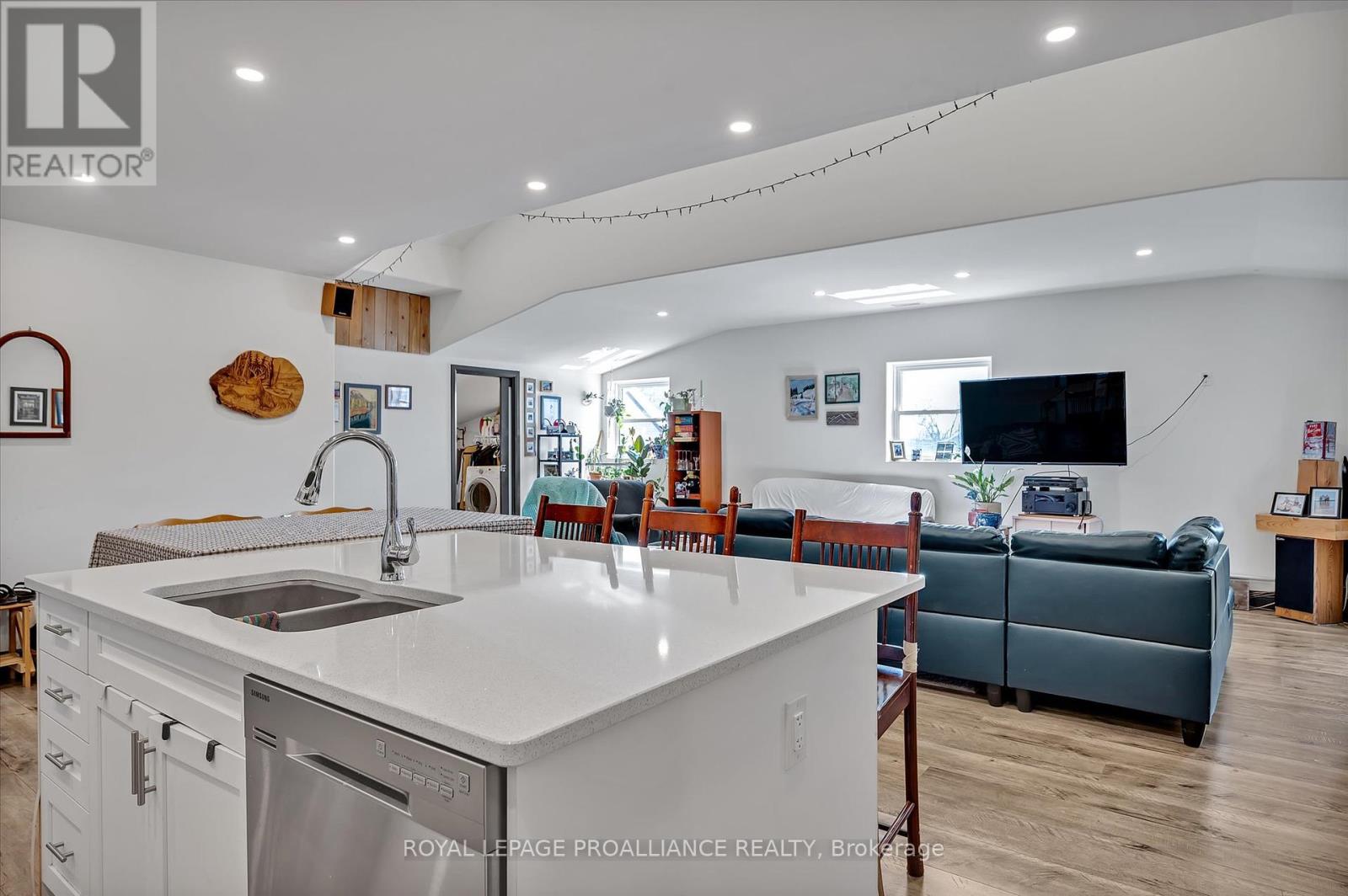 255 Mcdonnel Street, Peterborough, Ontario  K9H 2W2 - Photo 16 - X12238955