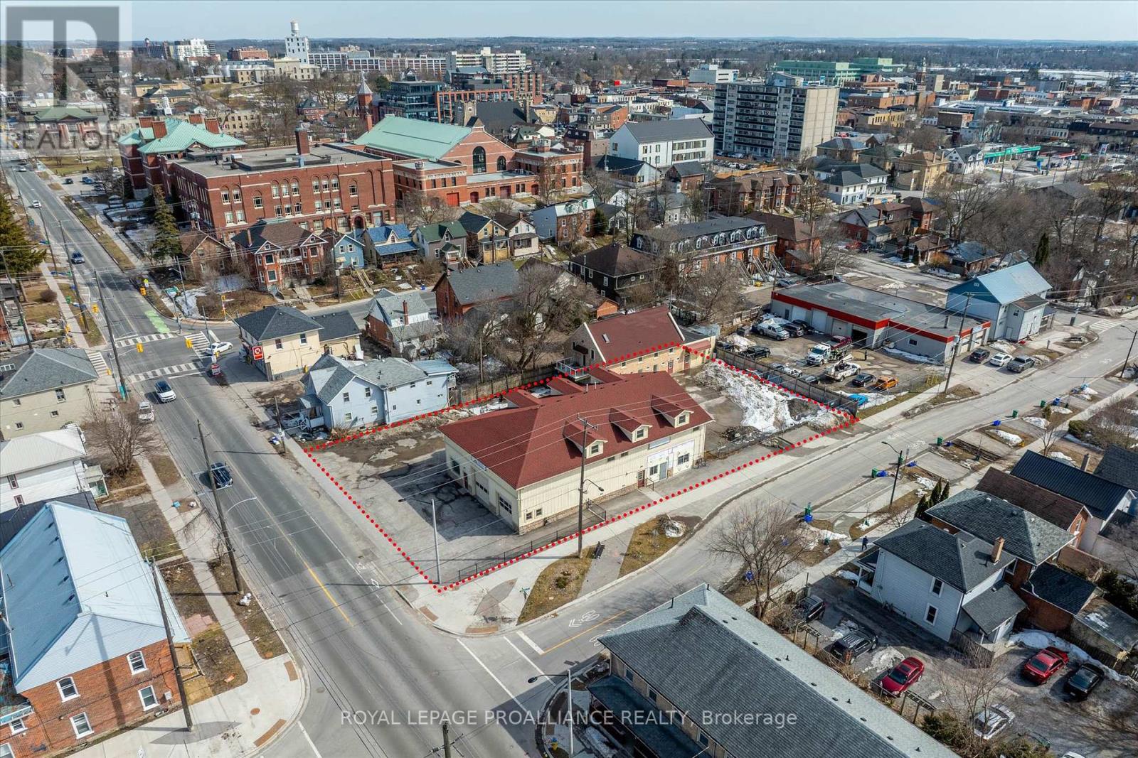 255 Mcdonnel Street, Peterborough, Ontario  K9H 2W2 - Photo 2 - X12238955