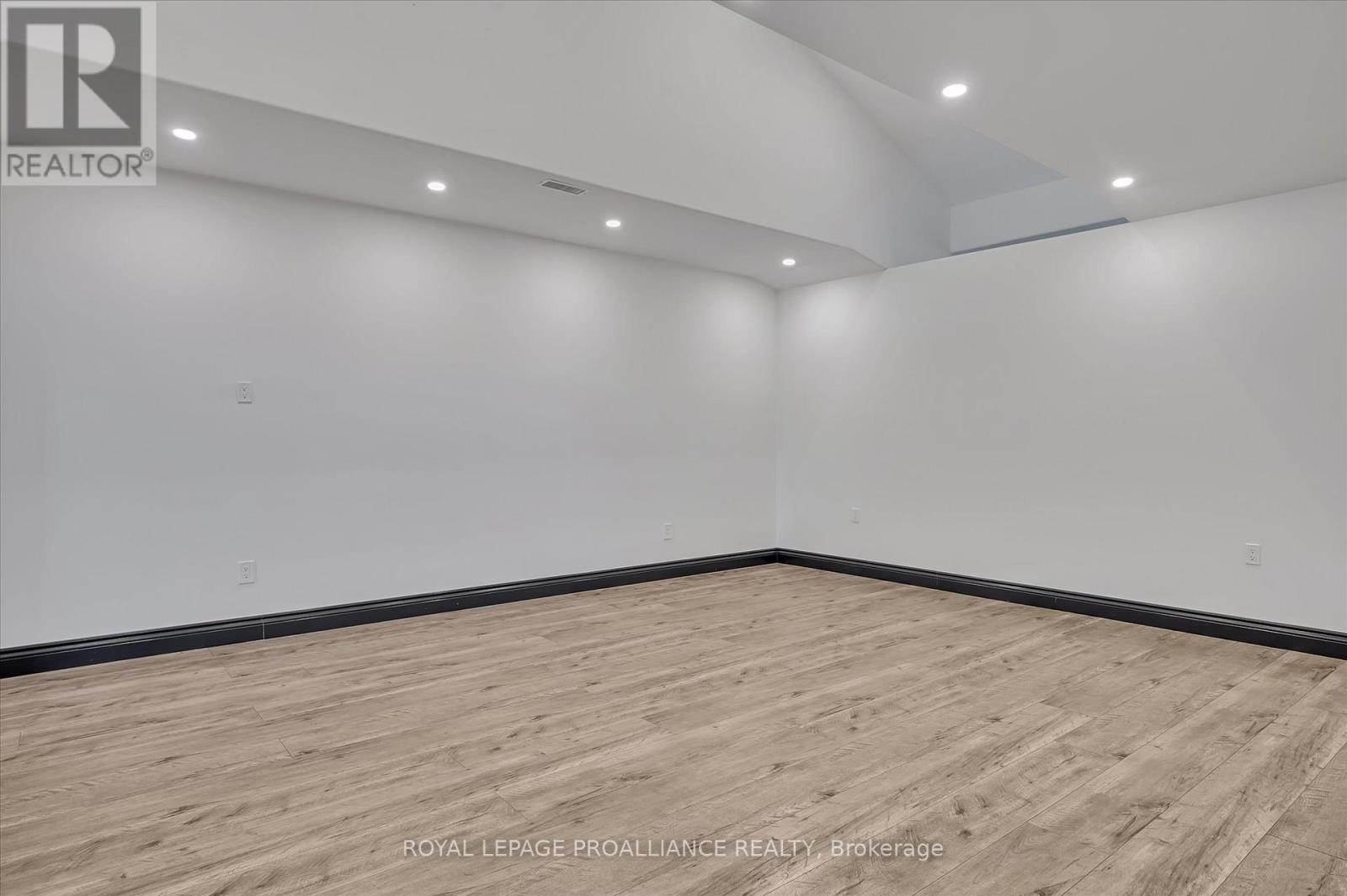 255 Mcdonnel Street, Peterborough, Ontario  K9H 2W2 - Photo 27 - X12238955