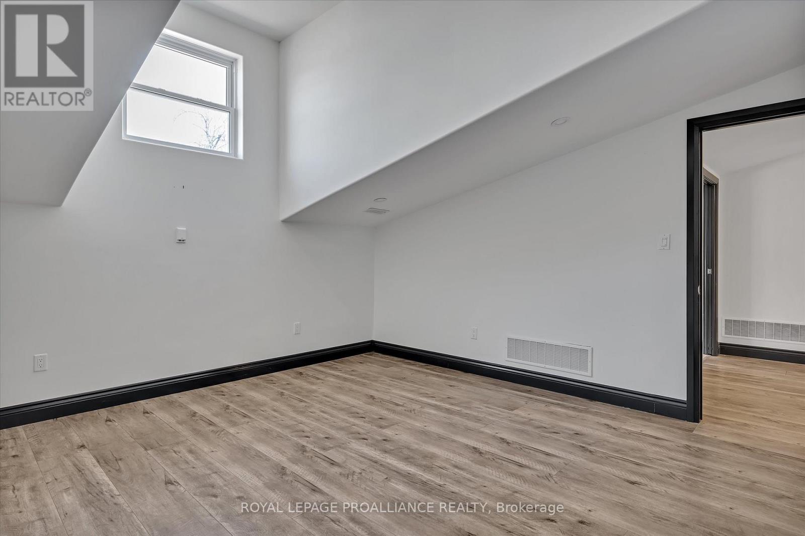 255 Mcdonnel Street, Peterborough, Ontario  K9H 2W2 - Photo 28 - X12238955