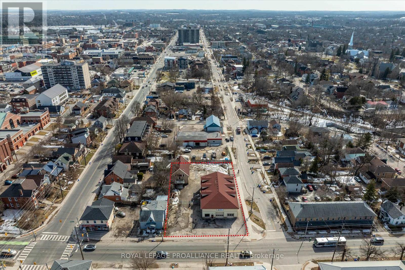 255 Mcdonnel Street, Peterborough, Ontario  K9H 2W2 - Photo 3 - X12238955