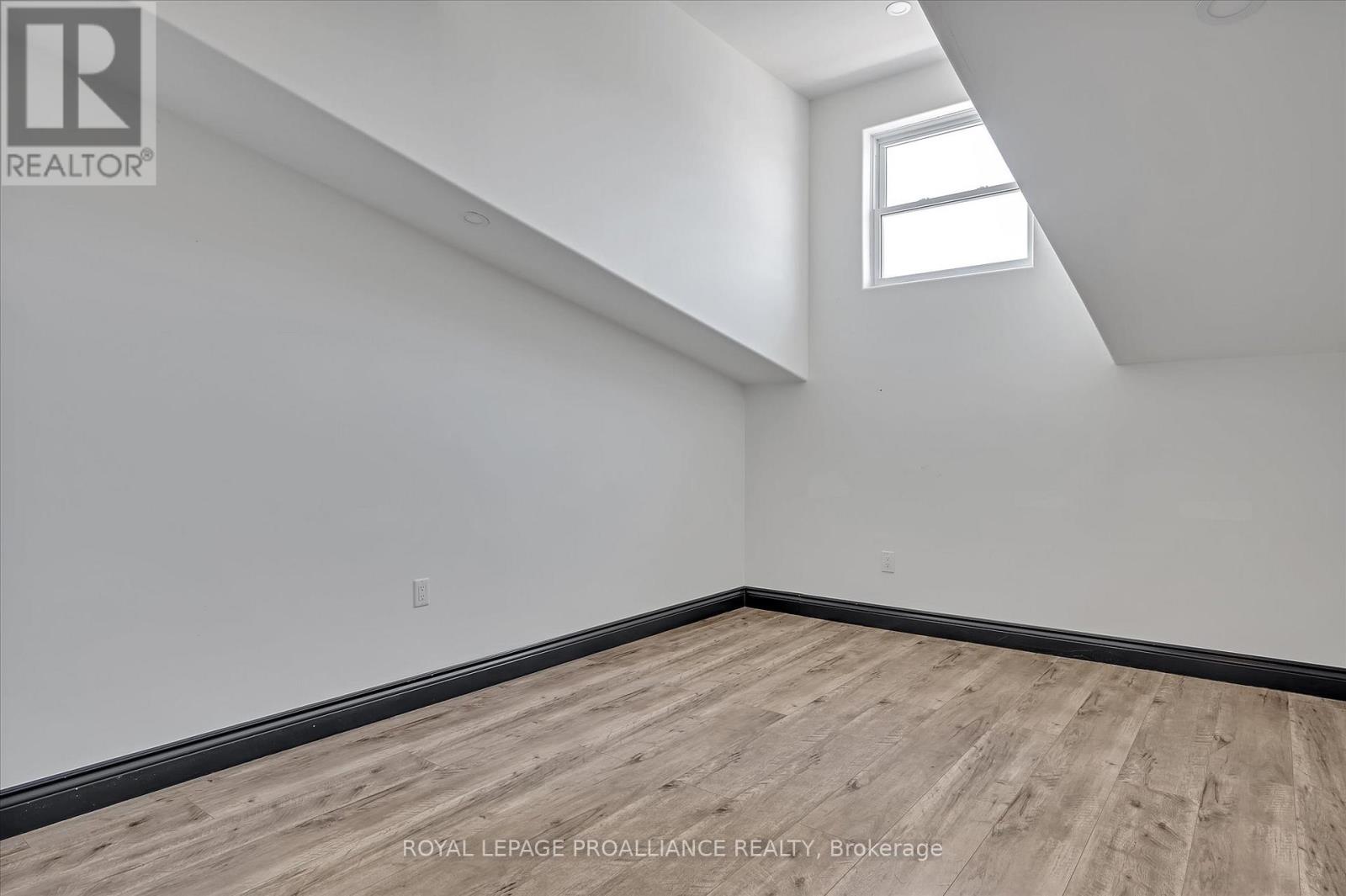 255 Mcdonnel Street, Peterborough, Ontario  K9H 2W2 - Photo 30 - X12238955