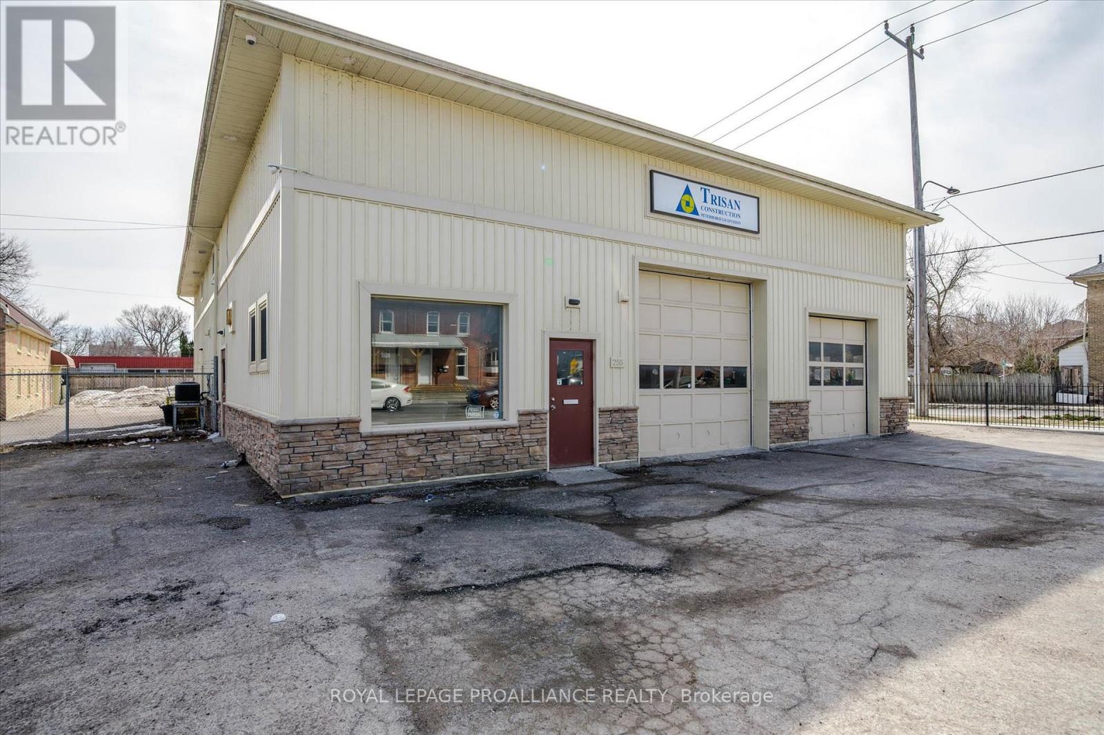 255 Mcdonnel Street, Peterborough, Ontario  K9H 2W2 - Photo 5 - X12238955