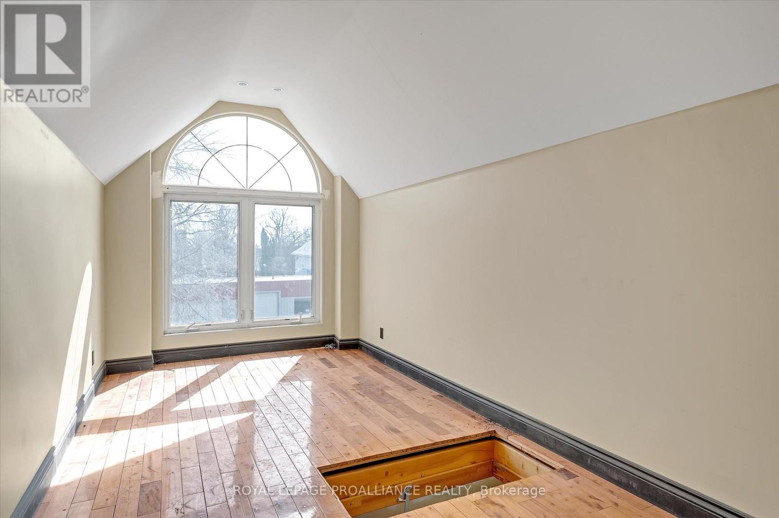 255 Mcdonnel Street, Peterborough, Ontario  K9H 2W2 - Photo 50 - X12238955