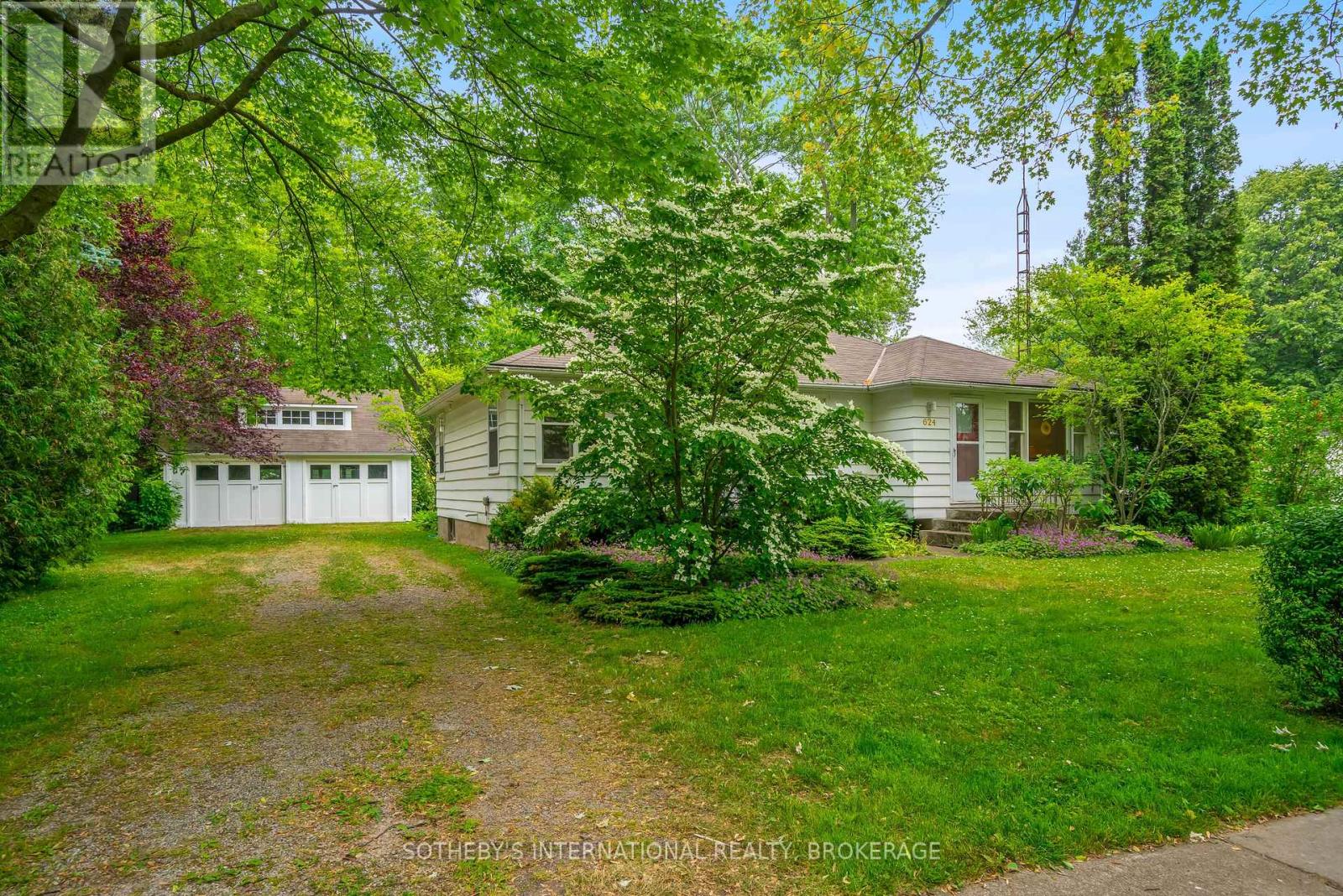 Property at 624 RYE STREET image 2