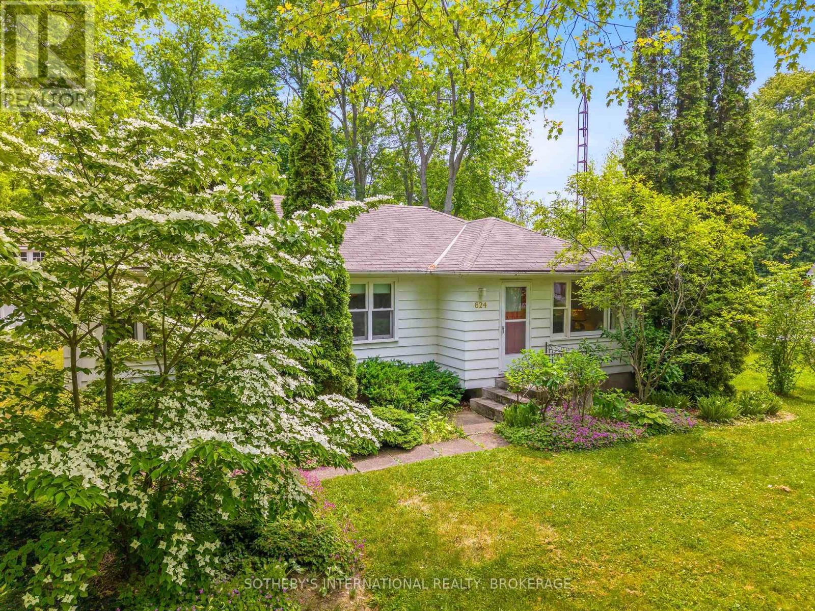 Property at 624 RYE STREET image 3