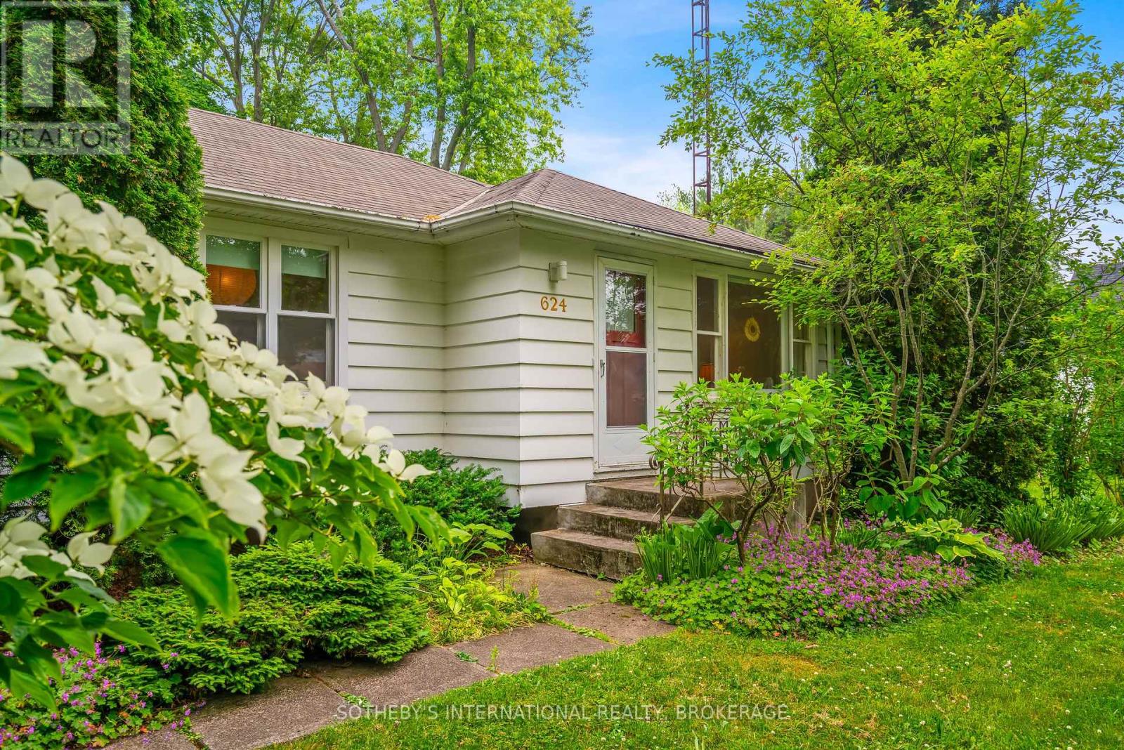 Property at 624 RYE STREET image 5