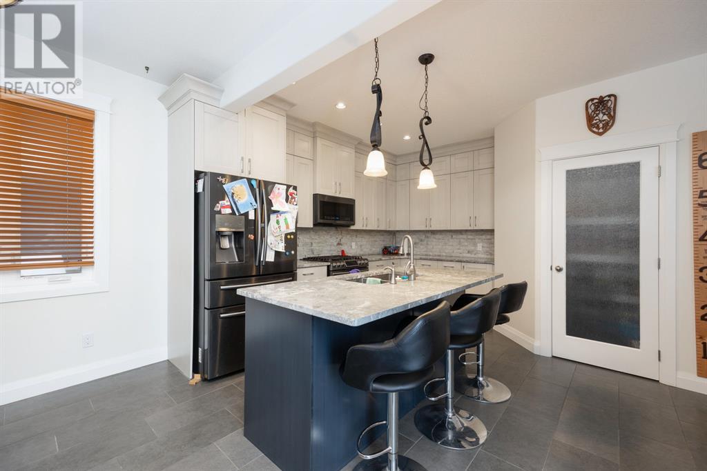 Property at 274 Arsenault Crescent image 3