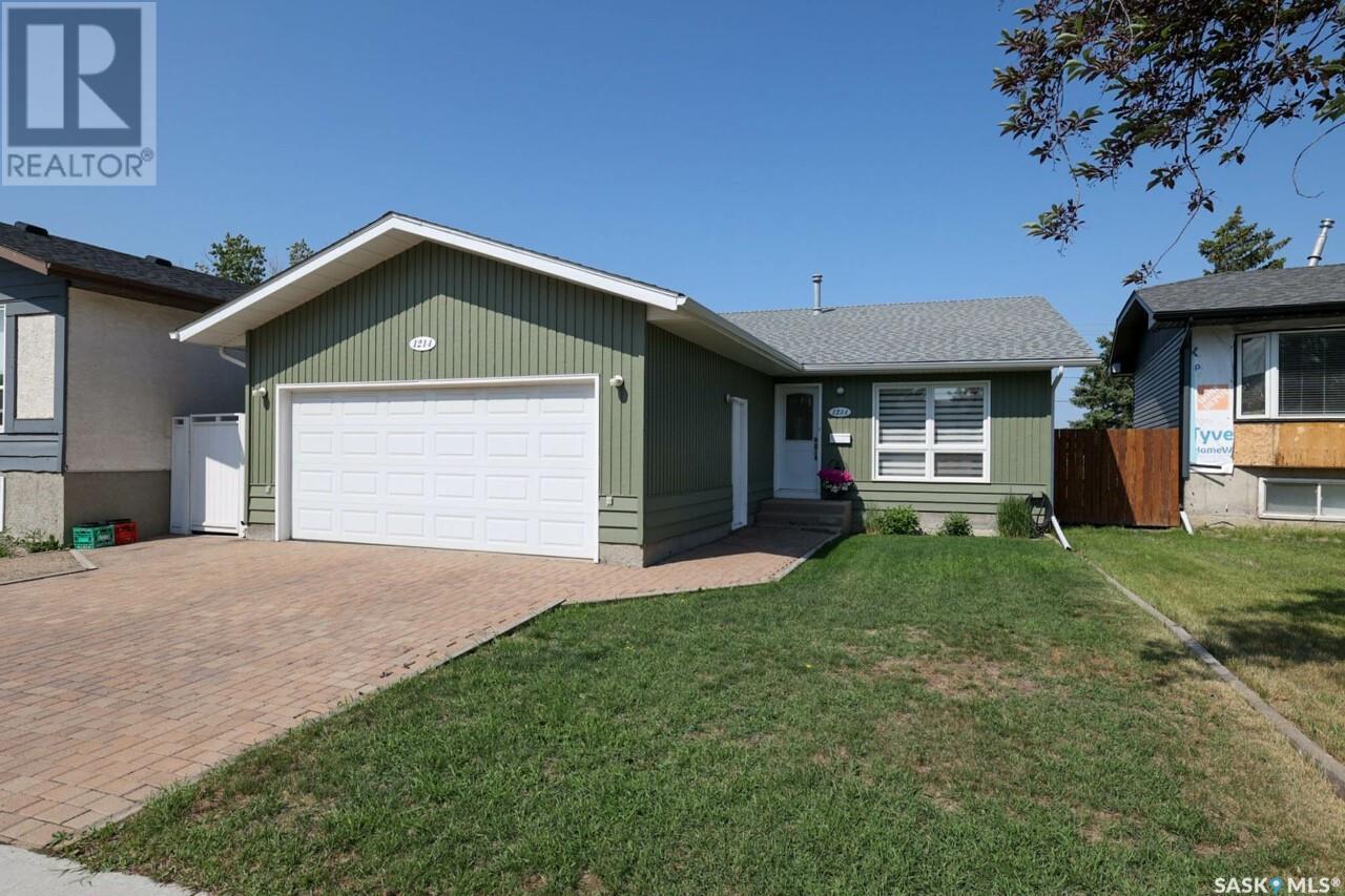 Property at 1214 Butterfield CRESCENT N image 1