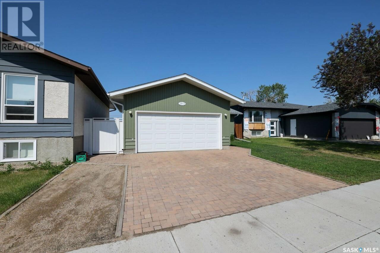 Property at 1214 Butterfield CRESCENT N image 2