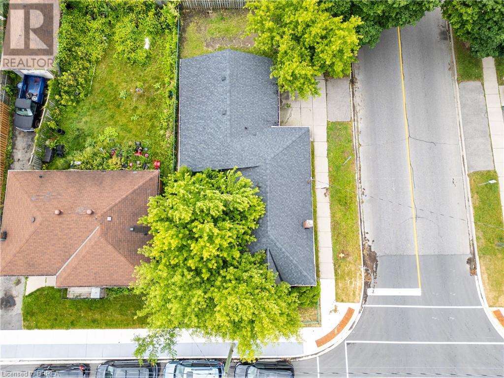 Property at 284 RAWDON Street image 2