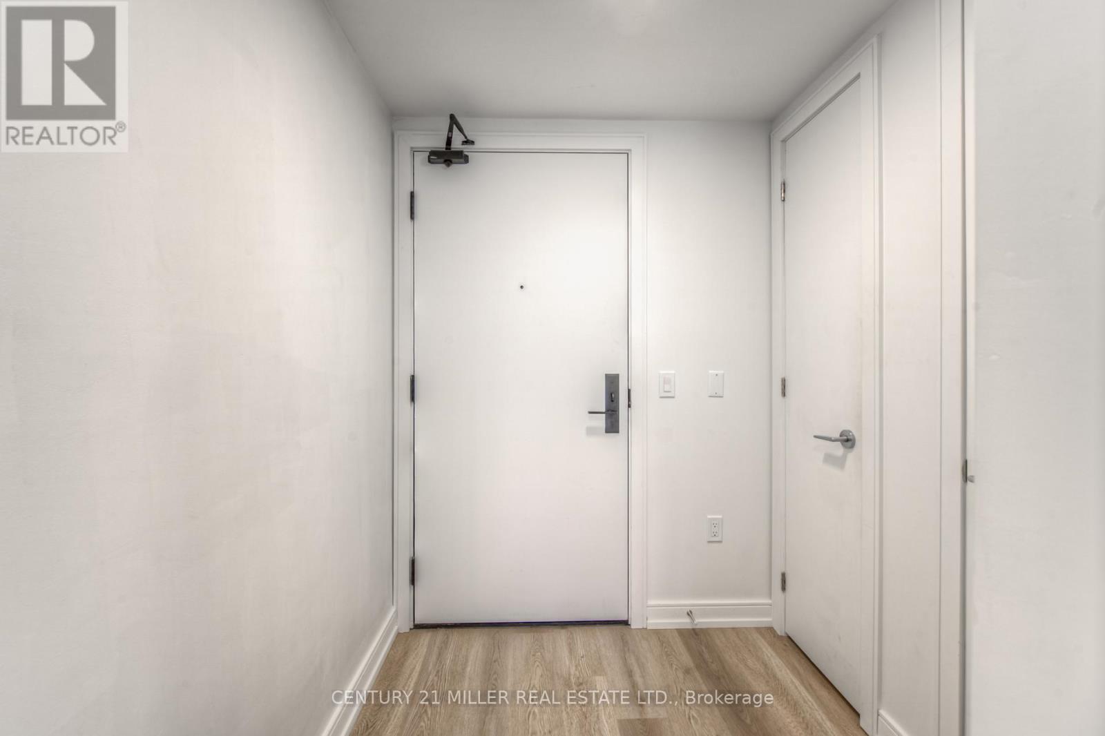1304 - 1 Jarvis Street, Hamilton, Ontario  L8R 3J2 - Photo 4 - X12238985