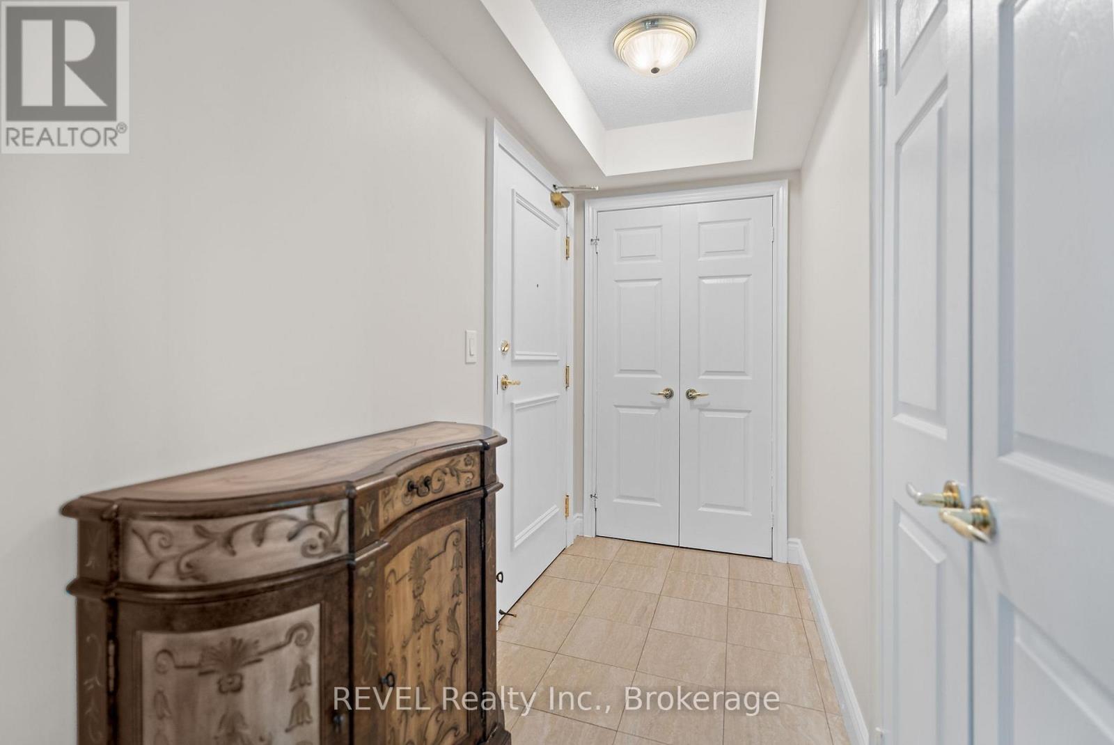 905 - 442 Maple Avenue, Burlington (Brant), Ontario  L7S 2L7 - Photo 4 - W12239029