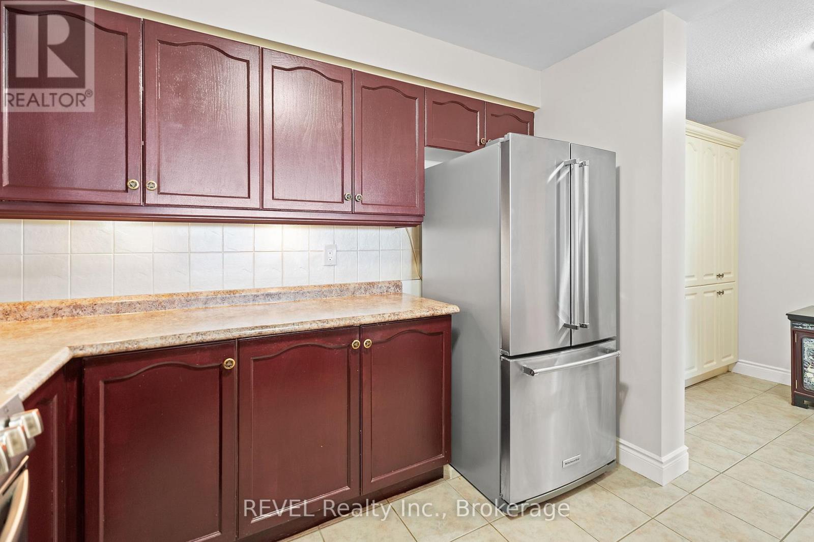 905 - 442 Maple Avenue, Burlington (Brant), Ontario  L7S 2L7 - Photo 8 - W12239029