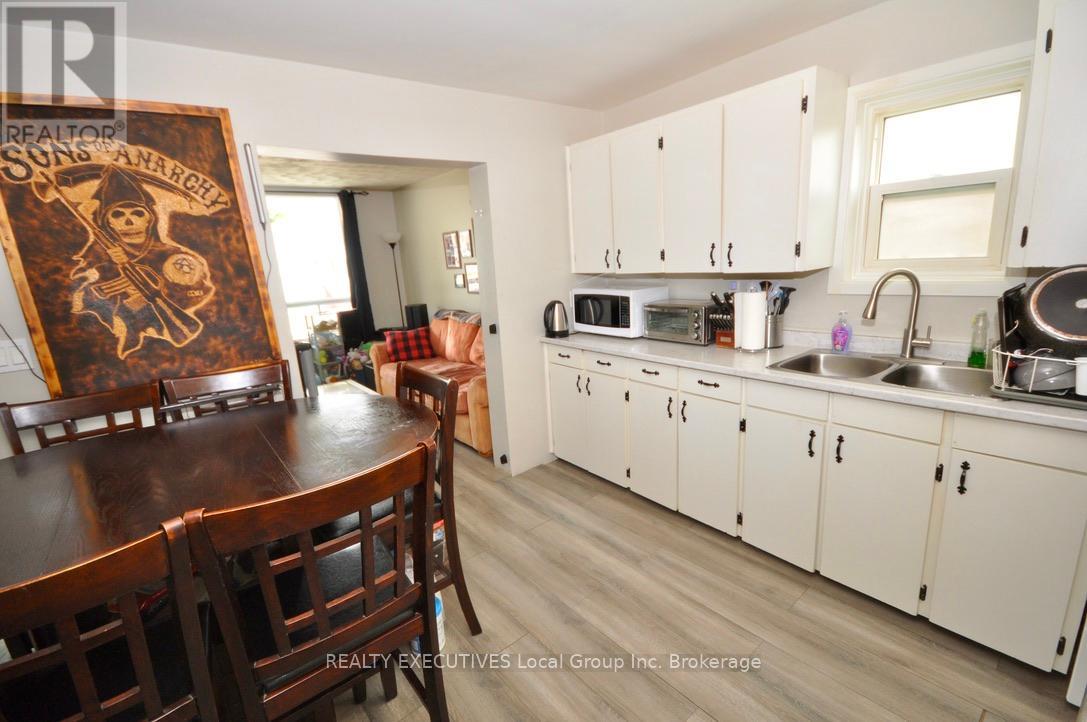 Property at 589 DOUGLAS STREET image 4