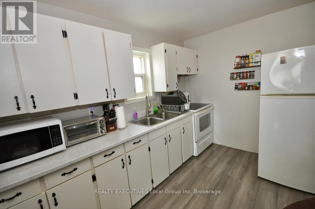 Property at 589 DOUGLAS STREET image 5