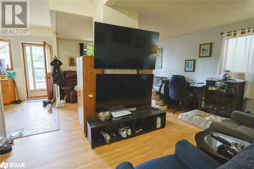Property at 219-221 KING Street image 5