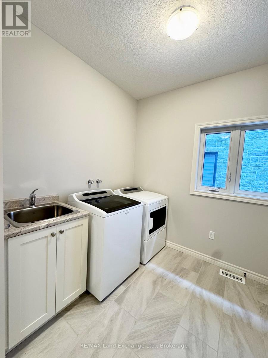 494 Ivings Drive, Saugeen Shores, Ontario  N0H 2C3 - Photo 14 - X12239126