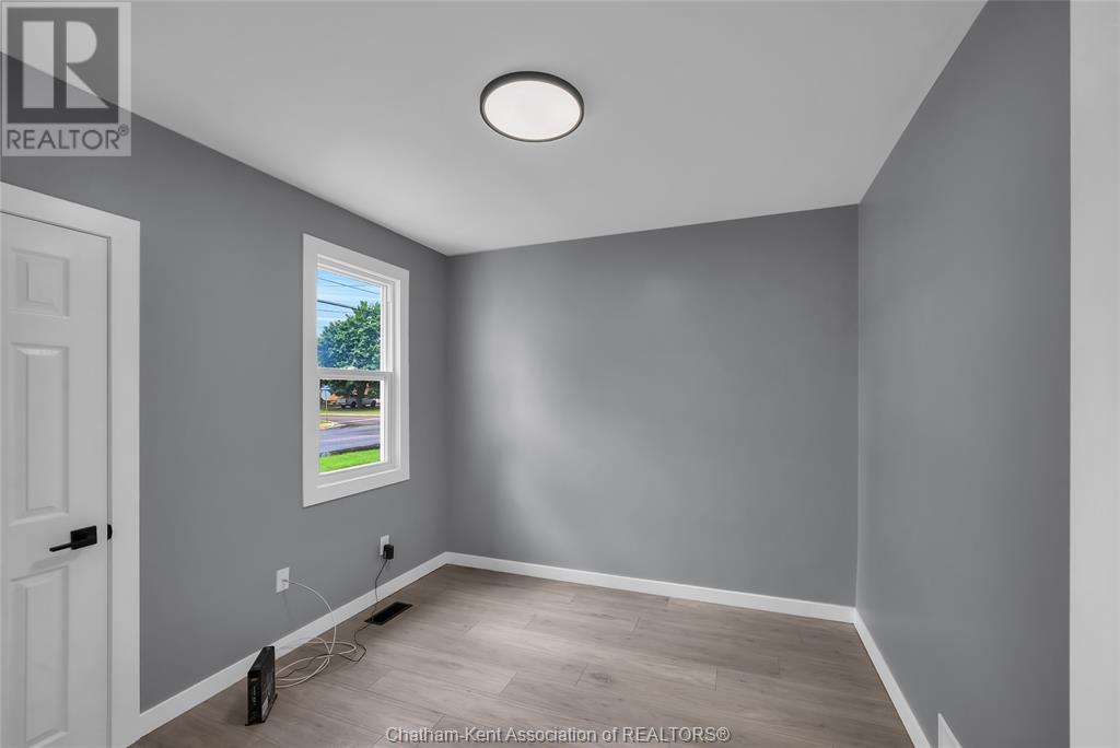 30 Mcnaughton Avenue East, Chatham, Ontario  N7L 2G1 - Photo 10 - 25015763