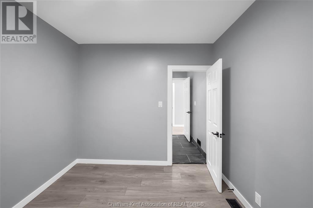 30 Mcnaughton Avenue East, Chatham, Ontario  N7L 2G1 - Photo 13 - 25015763
