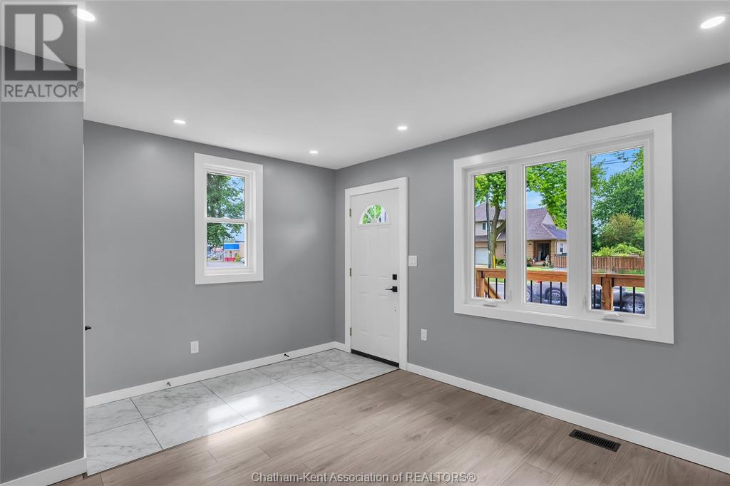 30 Mcnaughton Avenue East, Chatham, Ontario  N7L 2G1 - Photo 8 - 25015763