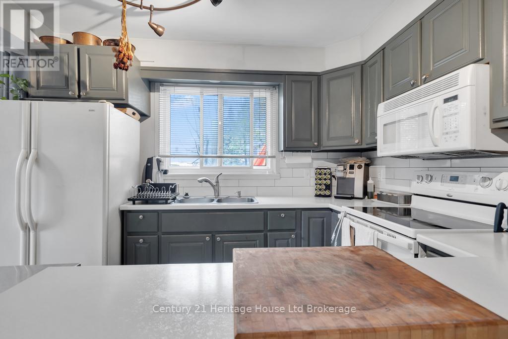 147 Sydenham Street, Woodstock, Ontario  N4S 7B7 - Photo 7 - X12133824