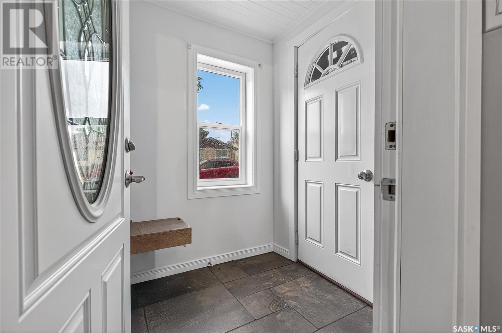 Property at 919 Stadacona STREET W image 3