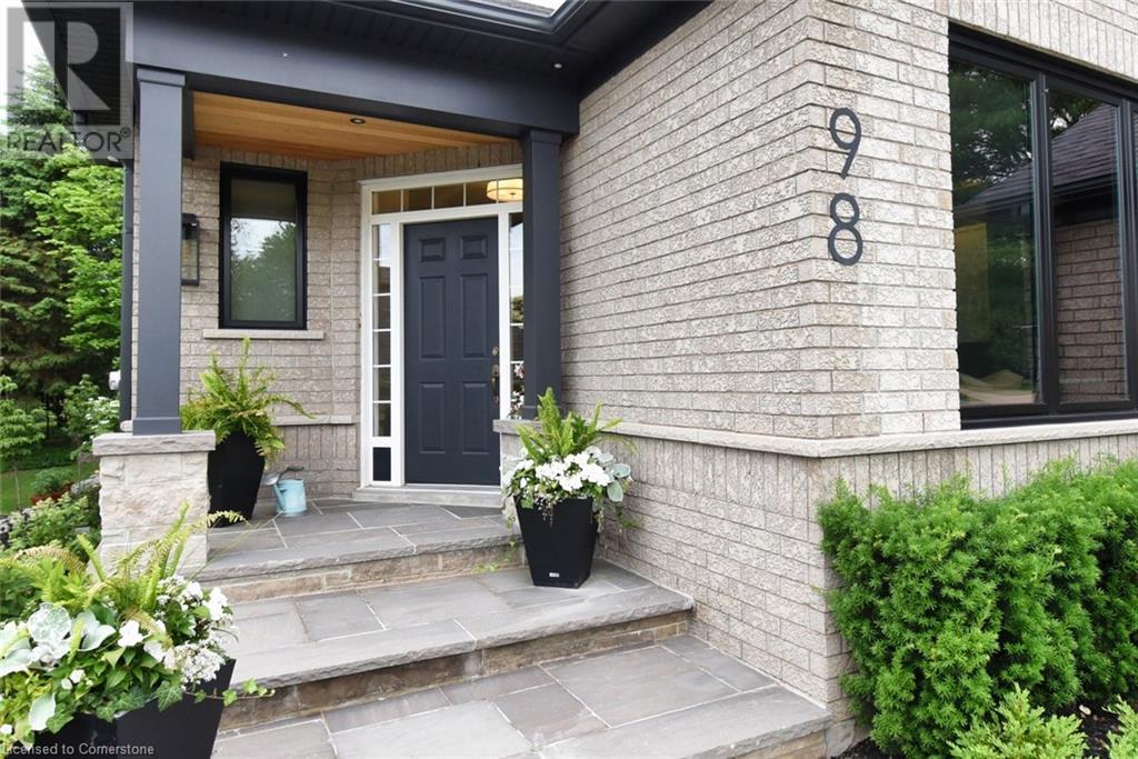 Property at 98 MOORE Crescent image 3