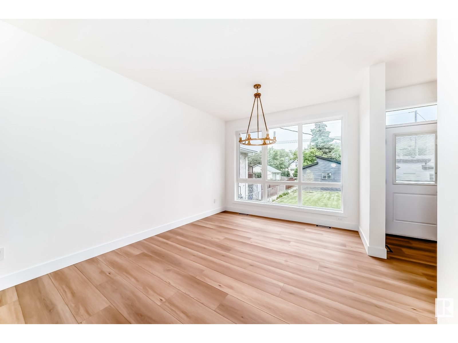 Property at 11442 125 ST NW image 4