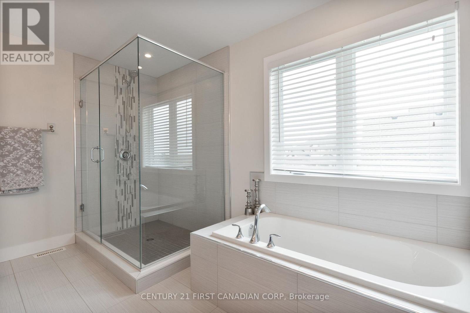 1366 Thornley Street, London South, Ontario  N6K 0B2 - Photo 26 - X12239190