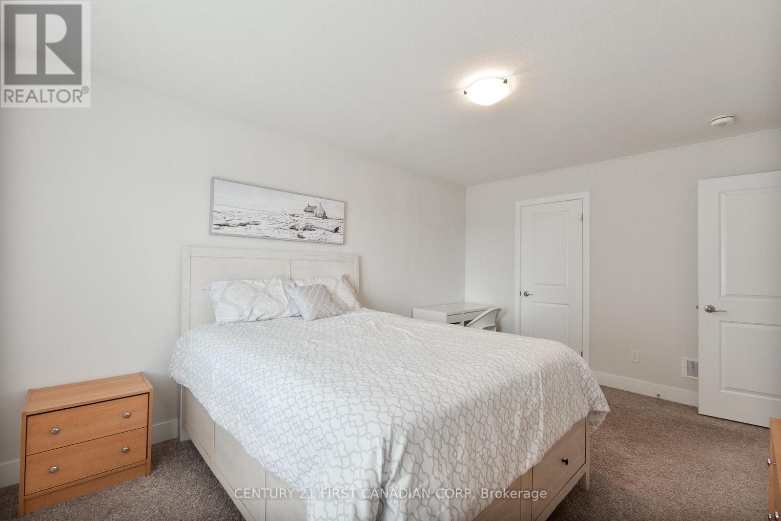 1366 Thornley Street, London South, Ontario  N6K 0B2 - Photo 31 - X12239190