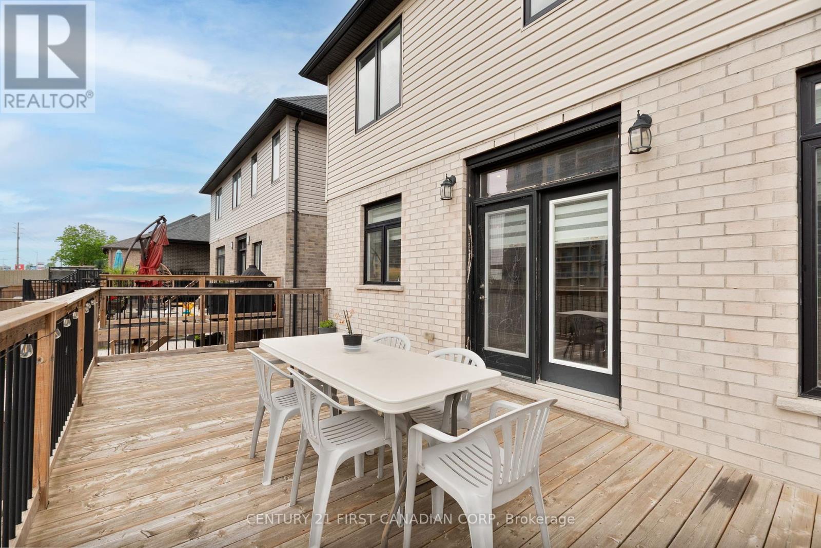 1366 Thornley Street, London South, Ontario  N6K 0B2 - Photo 41 - X12239190