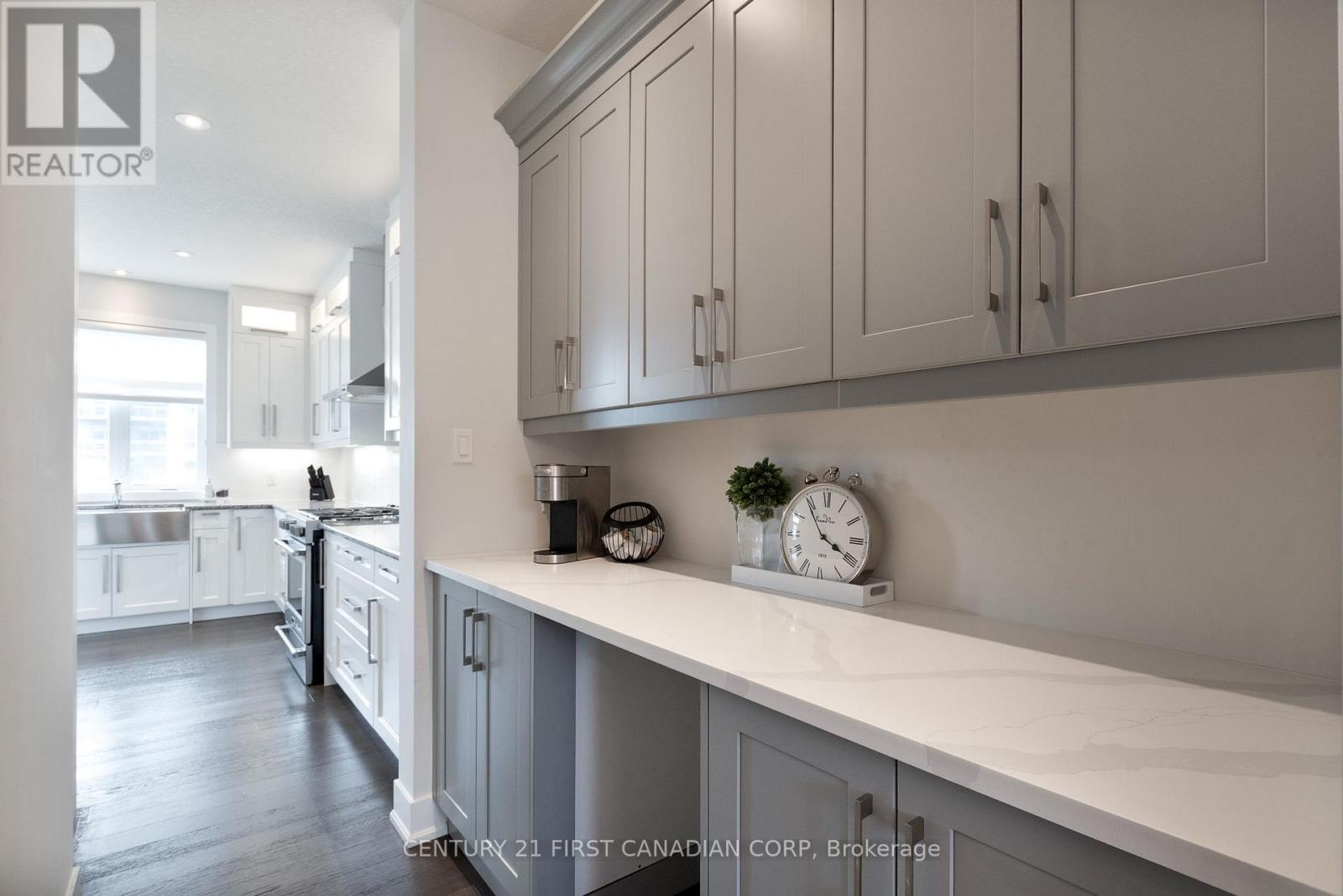 1366 Thornley Street, London South, Ontario  N6K 0B2 - Photo 6 - X12239190