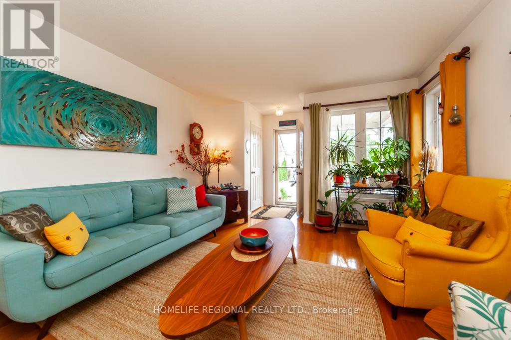 Property at 20 ROSEMARIE CRESCENT image 4