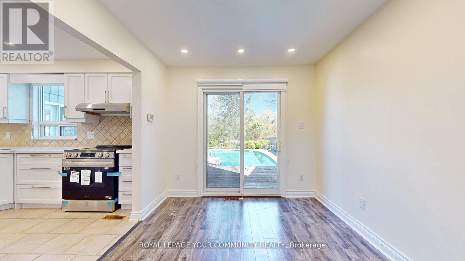 Main & 2nd - 70 Shannon Road, East Gwillimbury, Ontario L0G 1M0 - Photo 18 - N12239079