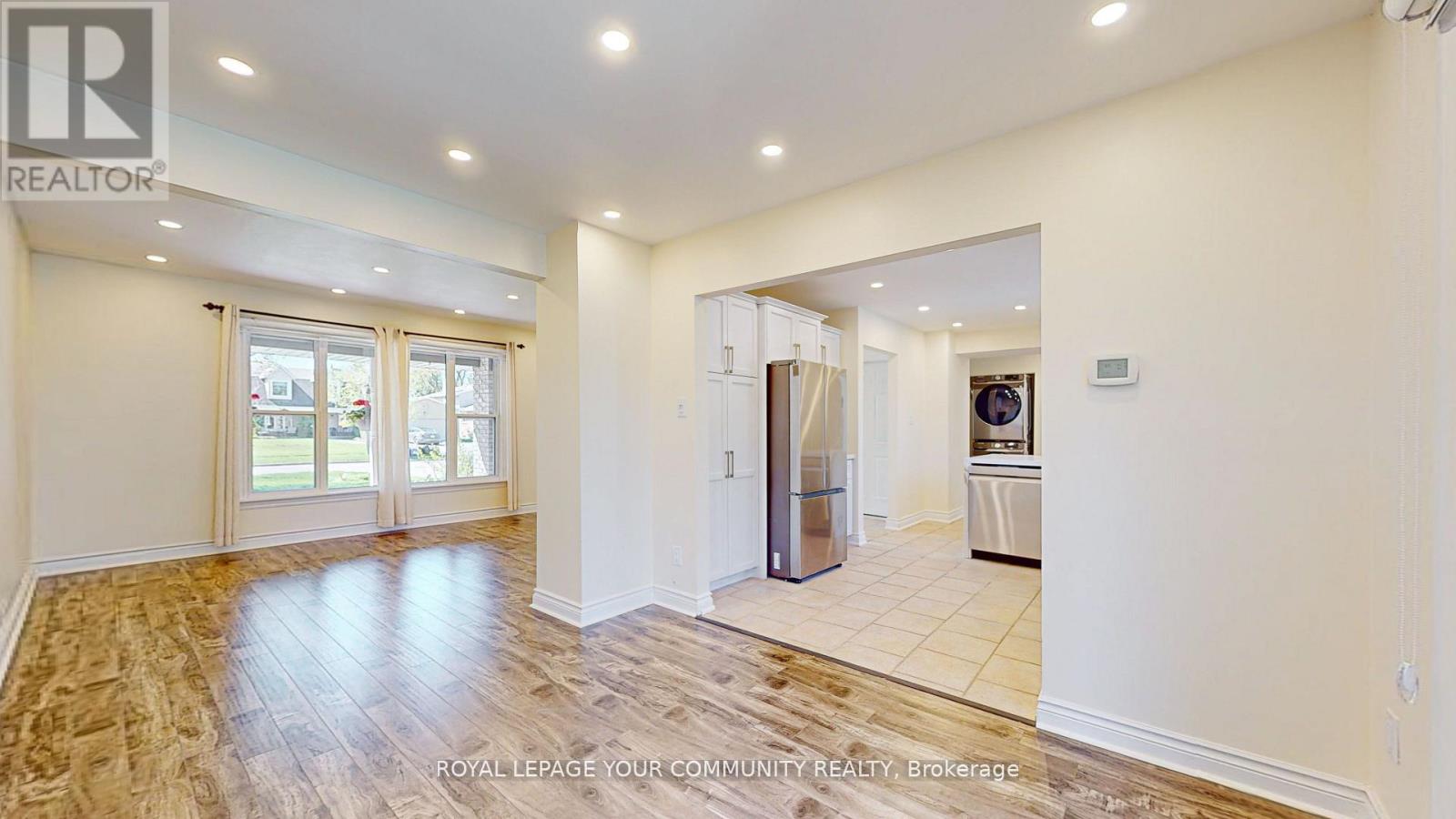 Main & 2nd - 70 Shannon Road, East Gwillimbury, Ontario L0G 1M0 - Photo 19 - N12239079