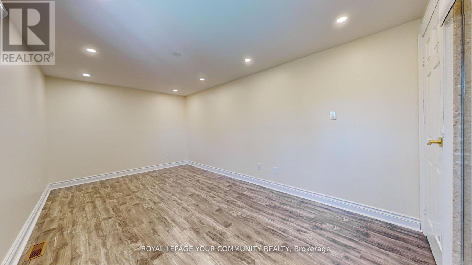 Main & 2nd - 70 Shannon Road, East Gwillimbury, Ontario L0G 1M0 - Photo 28 - N12239079