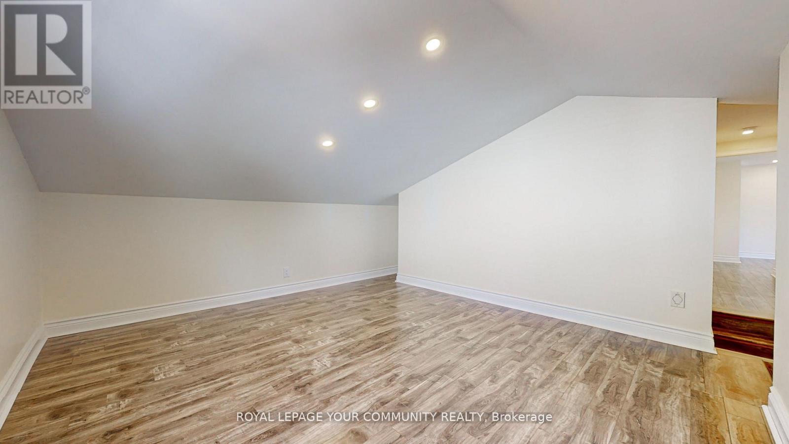 Main & 2nd - 70 Shannon Road, East Gwillimbury, Ontario L0G 1M0 - Photo 31 - N12239079