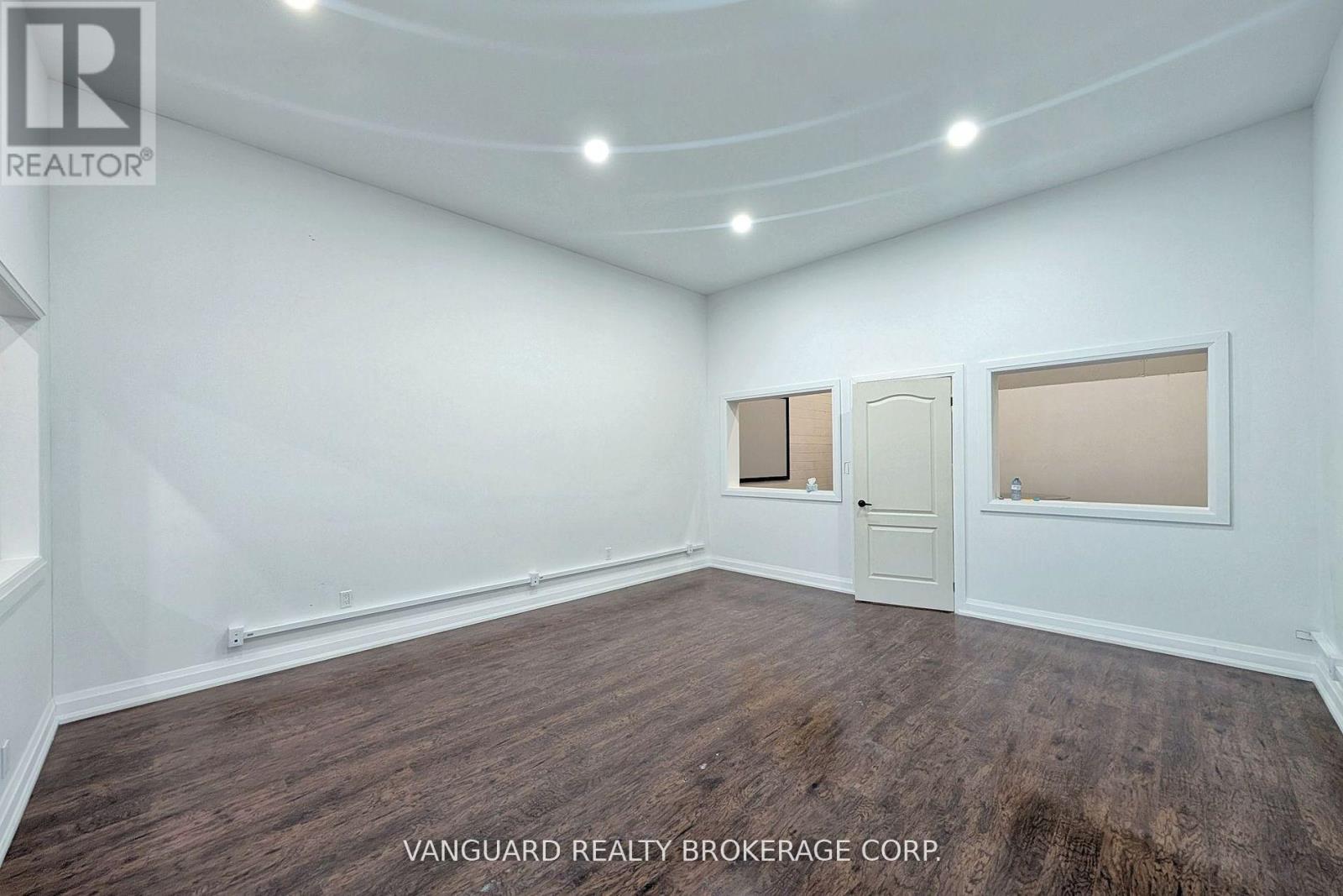 3 - 4 Alfred Kuehne Boulevard, Brampton, Ontario  L6T 4N3 - Photo 13 - W12239058