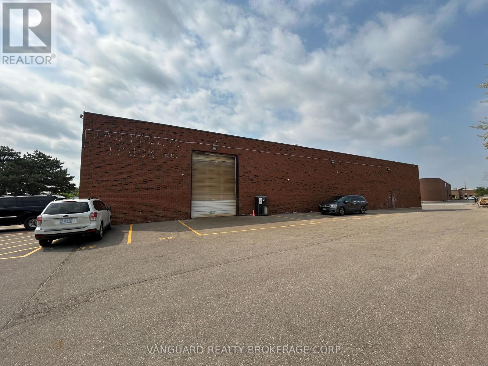 3 - 4 Alfred Kuehne Boulevard, Brampton, Ontario  L6T 4N3 - Photo 9 - W12239058