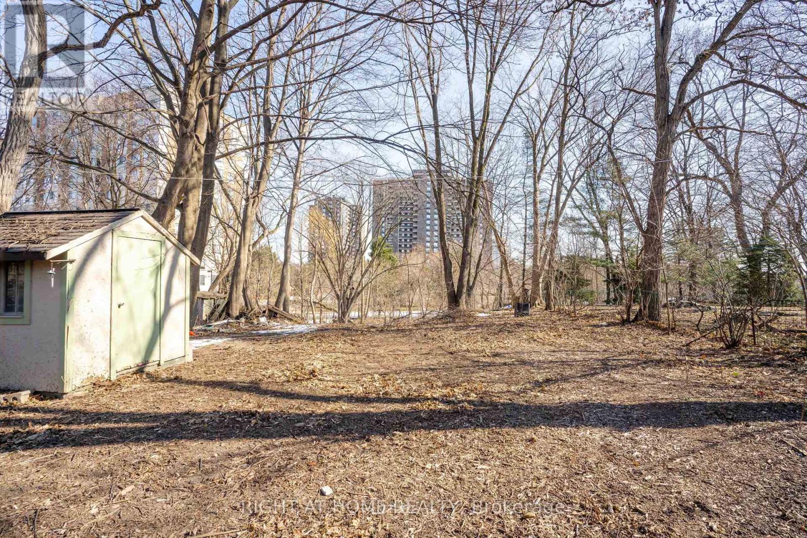 1045 Deta Road, Mississauga, Ontario  L5E 2R4 - Photo 19 - W12239063