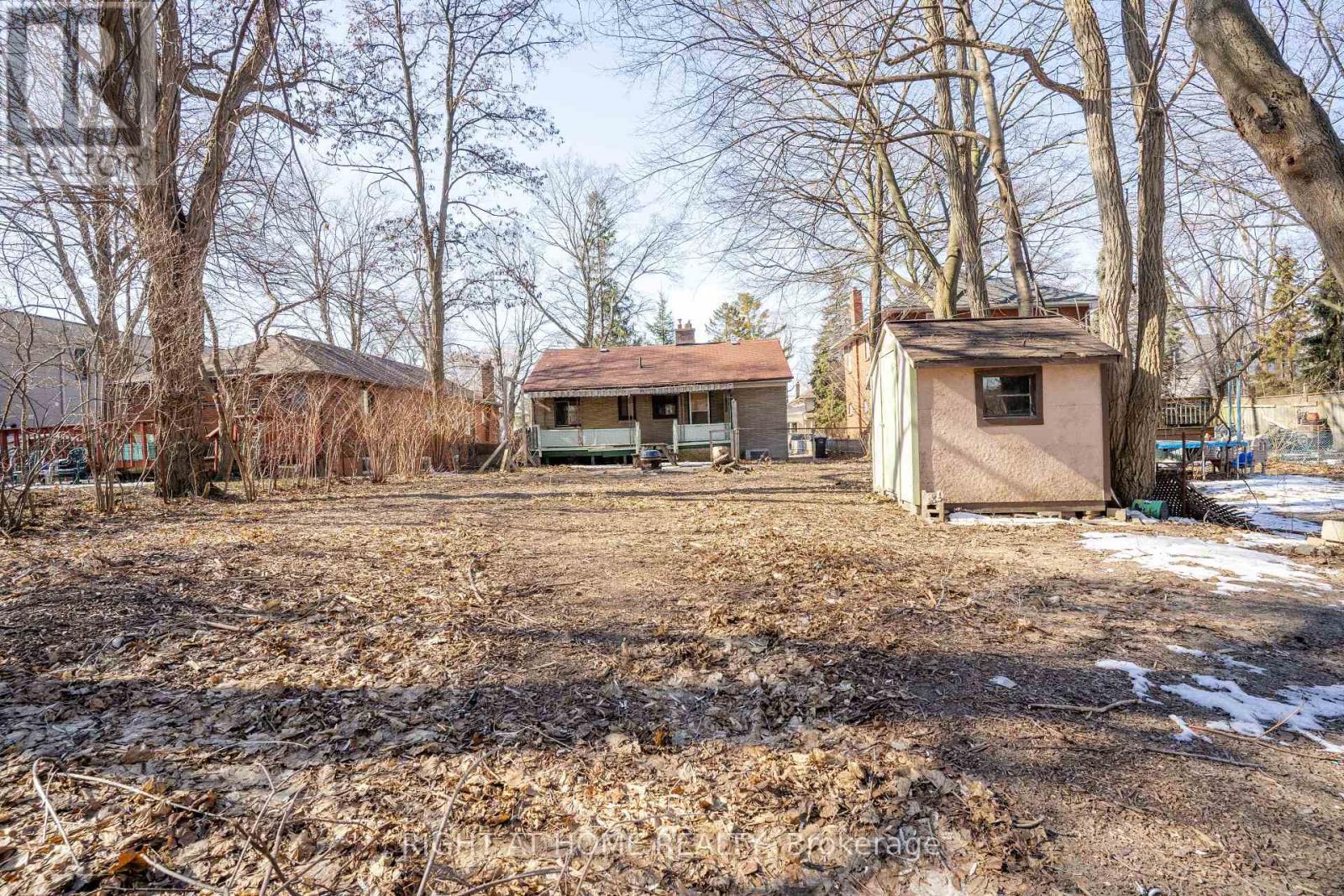 1045 Deta Road, Mississauga, Ontario  L5E 2R4 - Photo 21 - W12239063